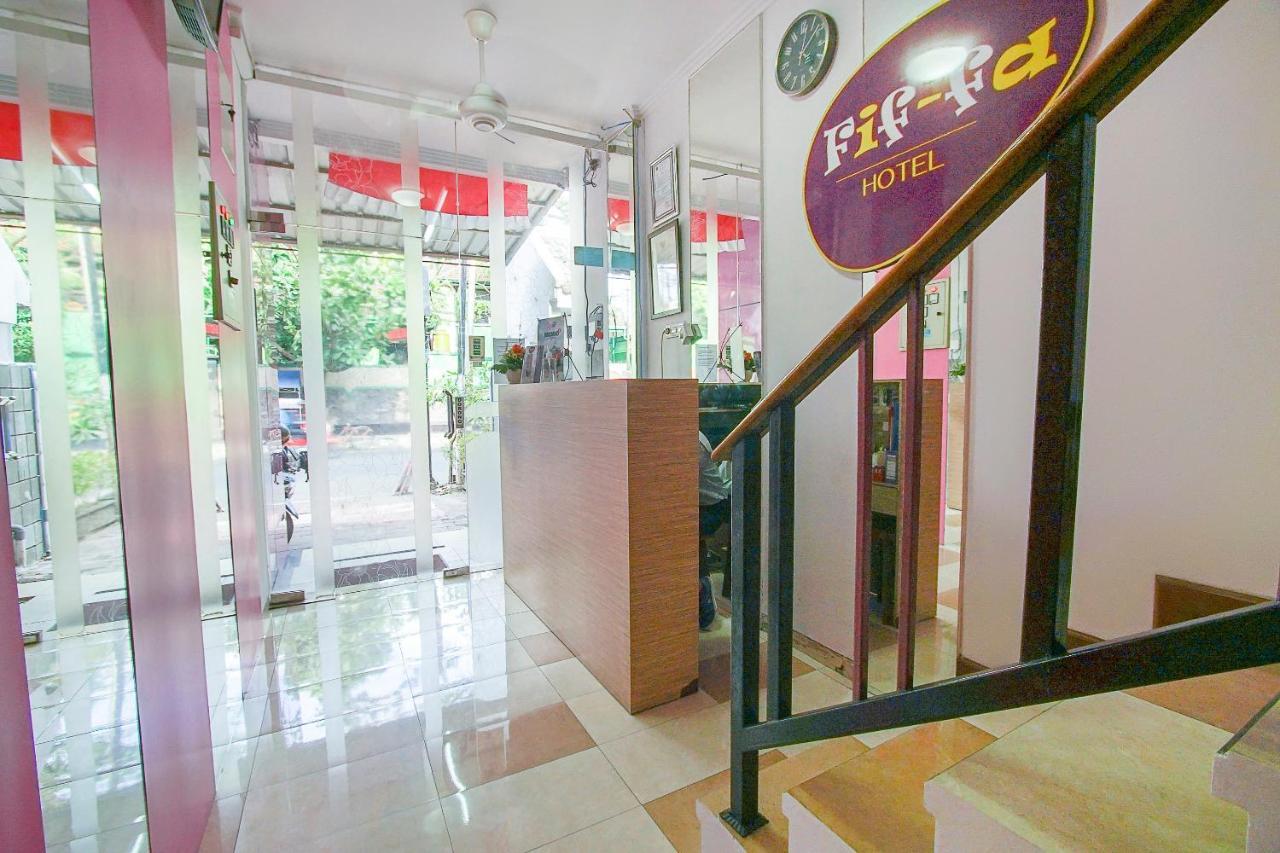 Urbanview Hotel Fiffa Kauman Malang Esterno foto