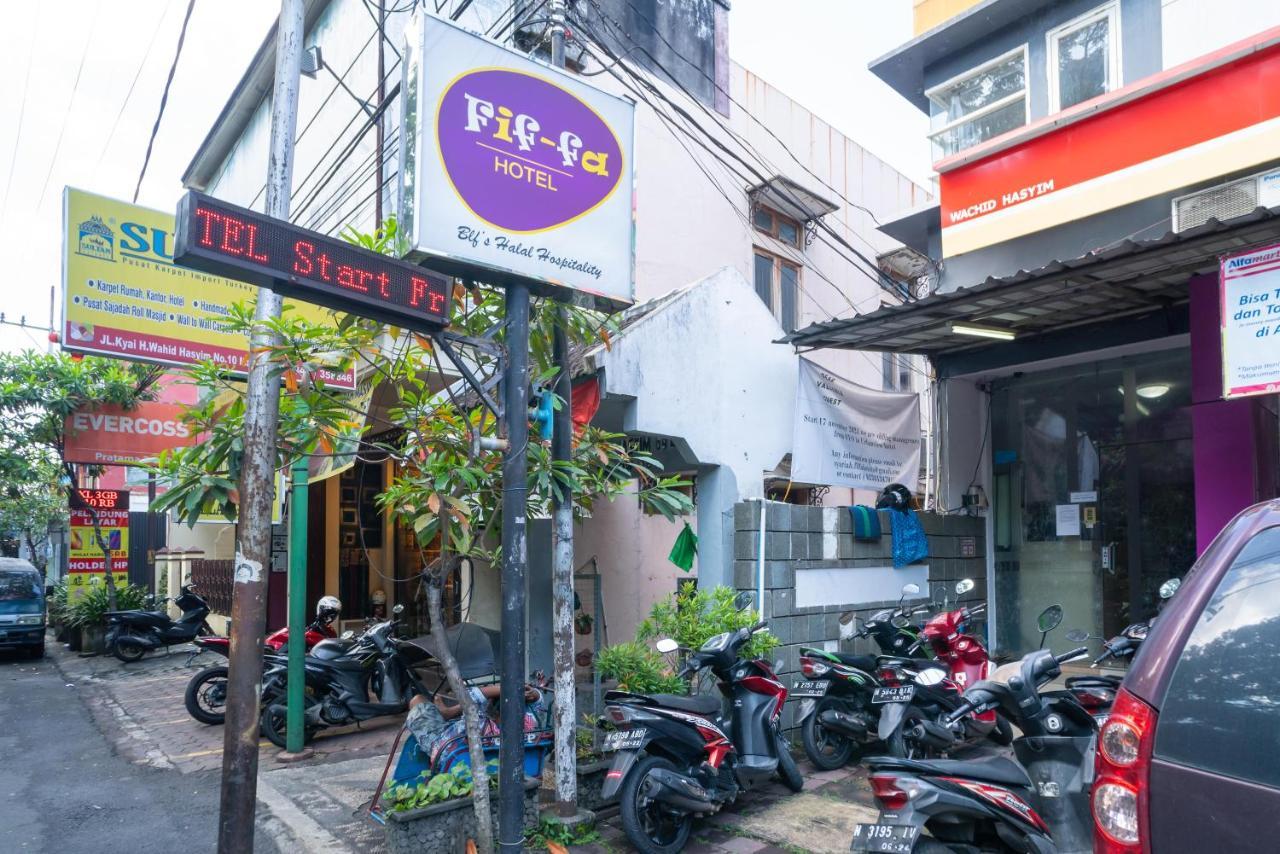 Urbanview Hotel Fiffa Kauman Malang Esterno foto