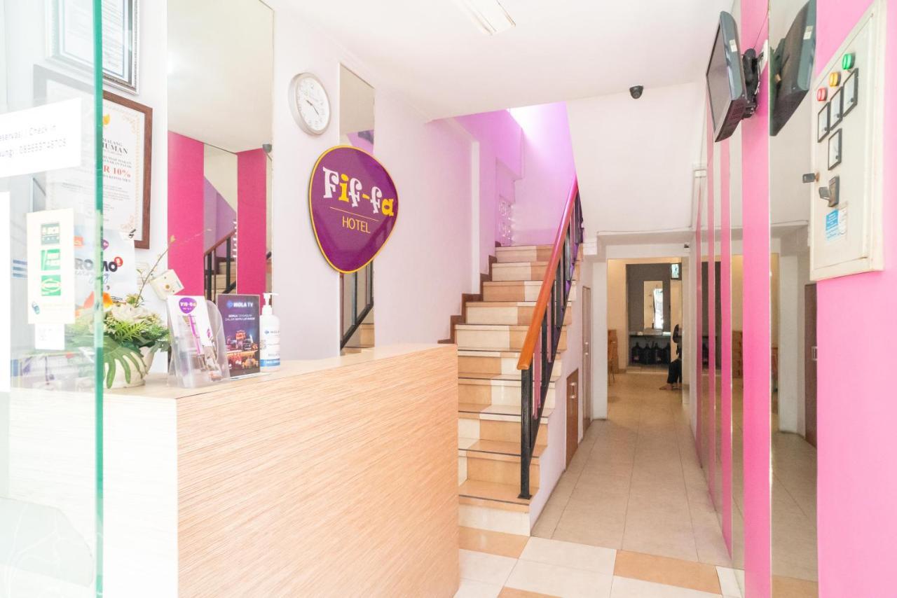Urbanview Hotel Fiffa Kauman Malang Esterno foto